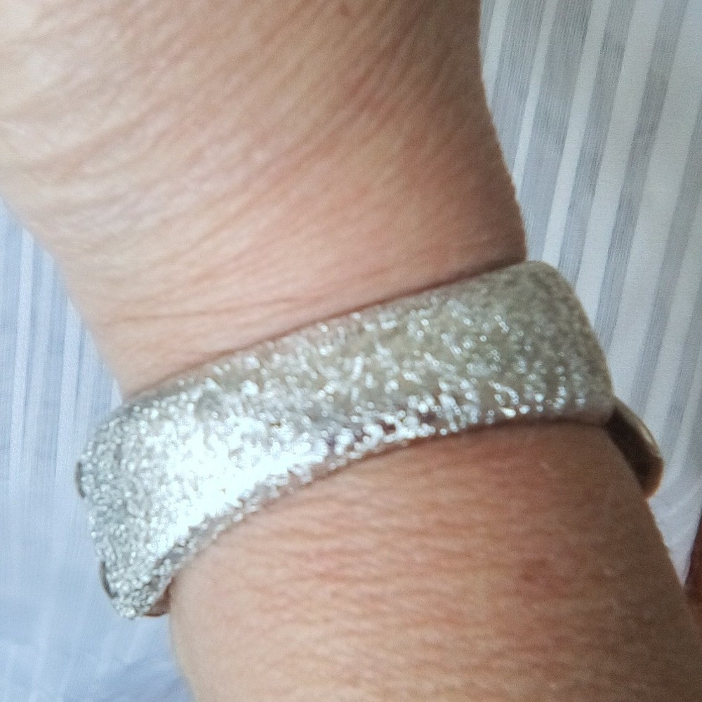 Silver‎ Tone Textured and Polished Bypass Hinged Bangle Bracelet Statement Piece - Picture 6 of 9